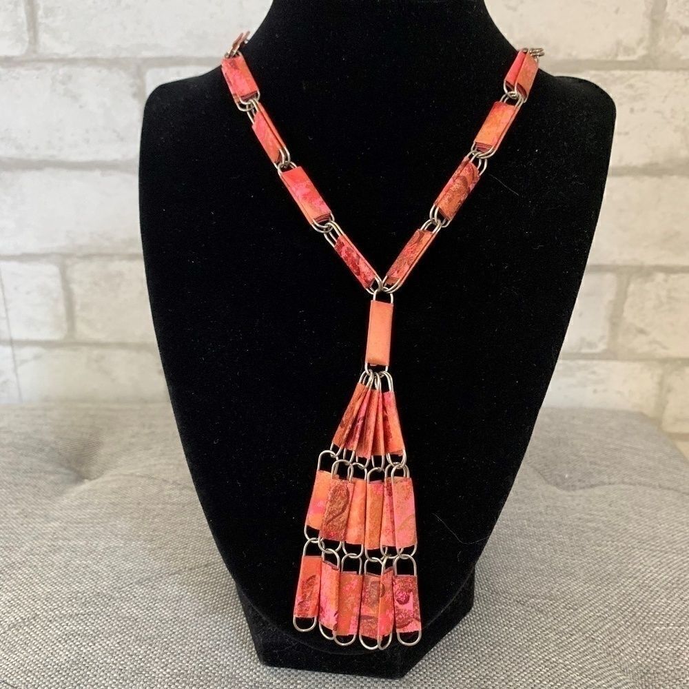 Pink variegated tassel necklace - Picture 2 of 8